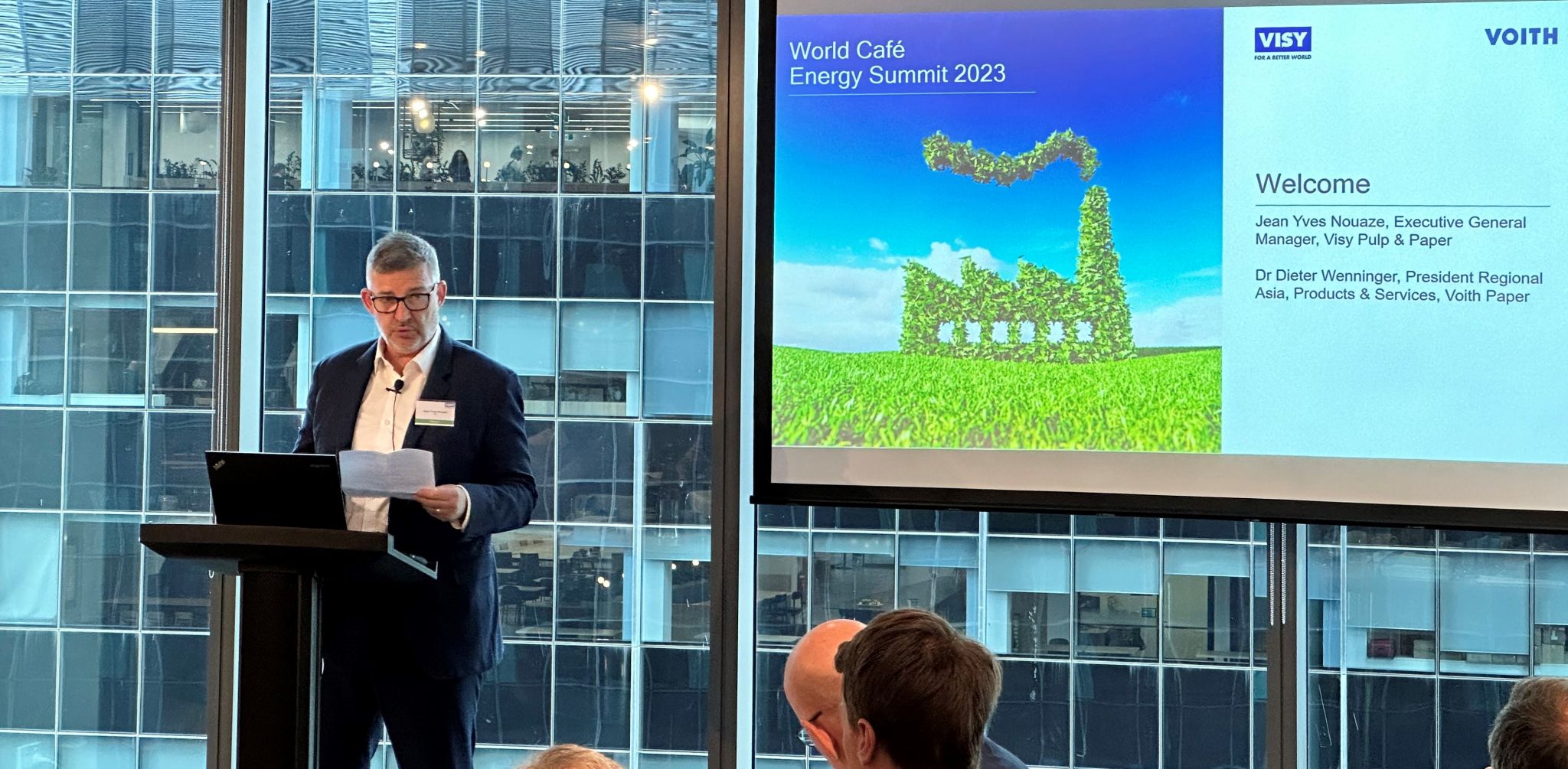 W&auml;hrend der Veranstaltung sprach Jean-Yves Nouaze, Executive General Manager bei Visy Pulp & Paper, &uuml;ber die Relevanz von Energieeinsparungen in der Papierproduktion.