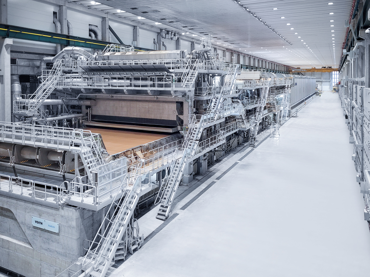 Anfang November hat Voith die weltweit gr&ouml;&szlig;te Kraftliner-Maschine f&uuml;r das schwedische Forstindustrieunternehmen SCA am Standort Obbola erfolgreich in Betrieb genommen.